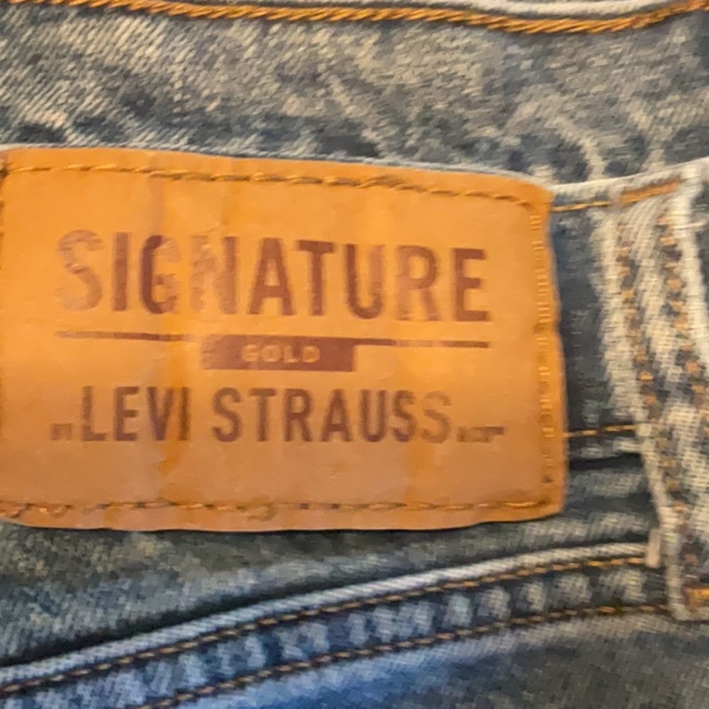 Levi's GOLD Signature Blue Jeans with Brown Label.  Mens 34 x 30 Regular. Used.